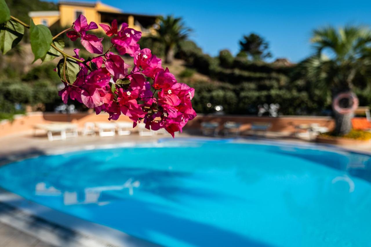 Hotel Corallaro Santa Teresa Gallura Exterior photo